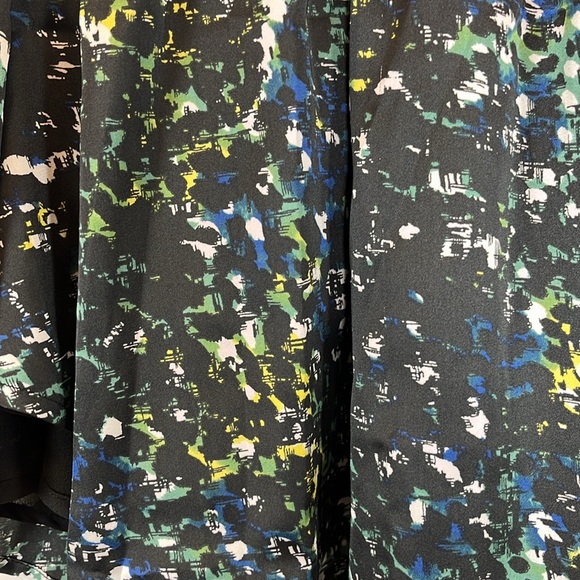 BCBG Generation Patterned Skirt | Size 6 - Picture 2 of 9